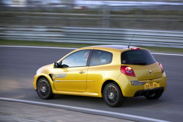 Renault Clio RS F1 Team R27